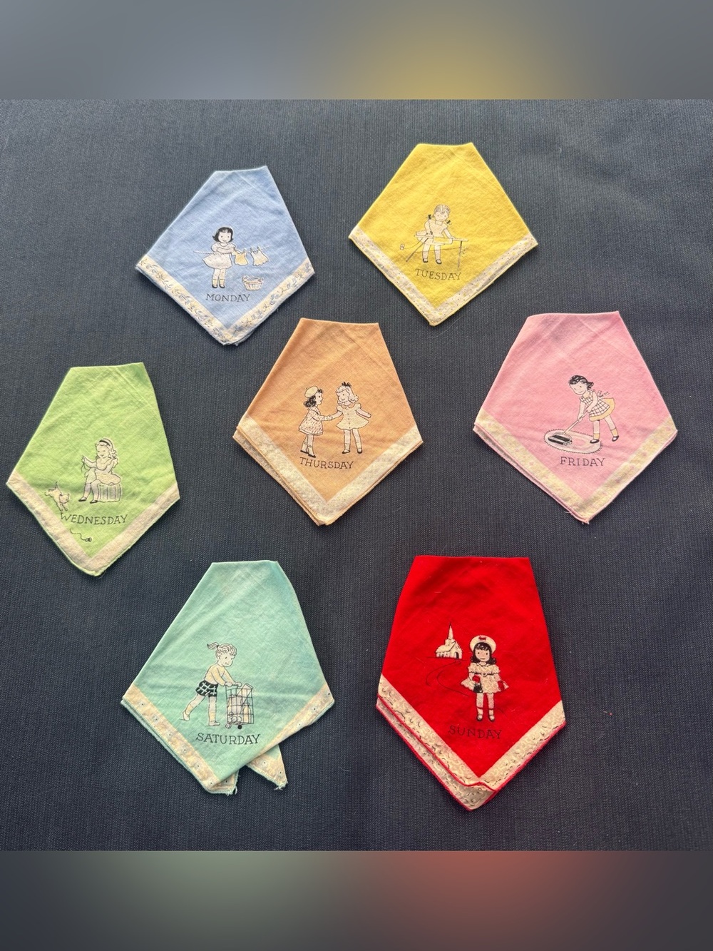 🆕VTG Days of the Week Hankerchiefs🆕